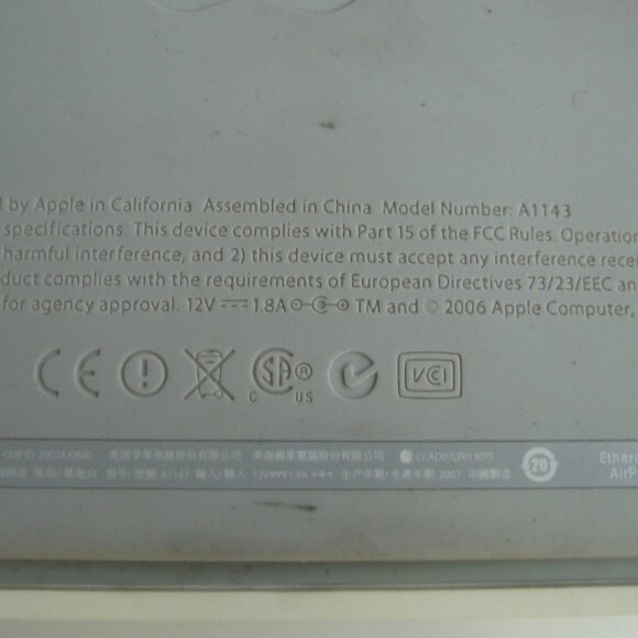 Apple AirPort Extreme Base Station Wireless Router Model A1143 (c)2006 - Picture 5 of 5
